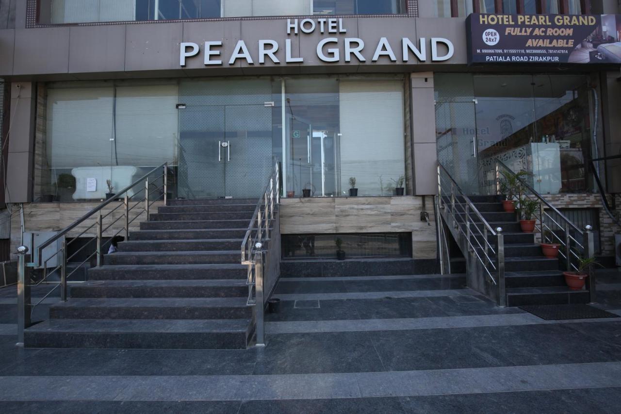 Hotel Pearl Grand&Banquet Zirakpur Extérieur photo