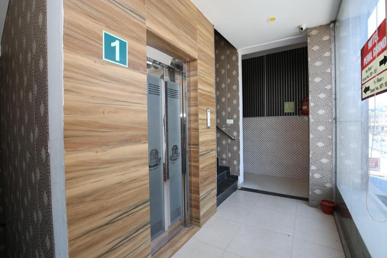 Hotel Pearl Grand&Banquet Zirakpur Extérieur photo