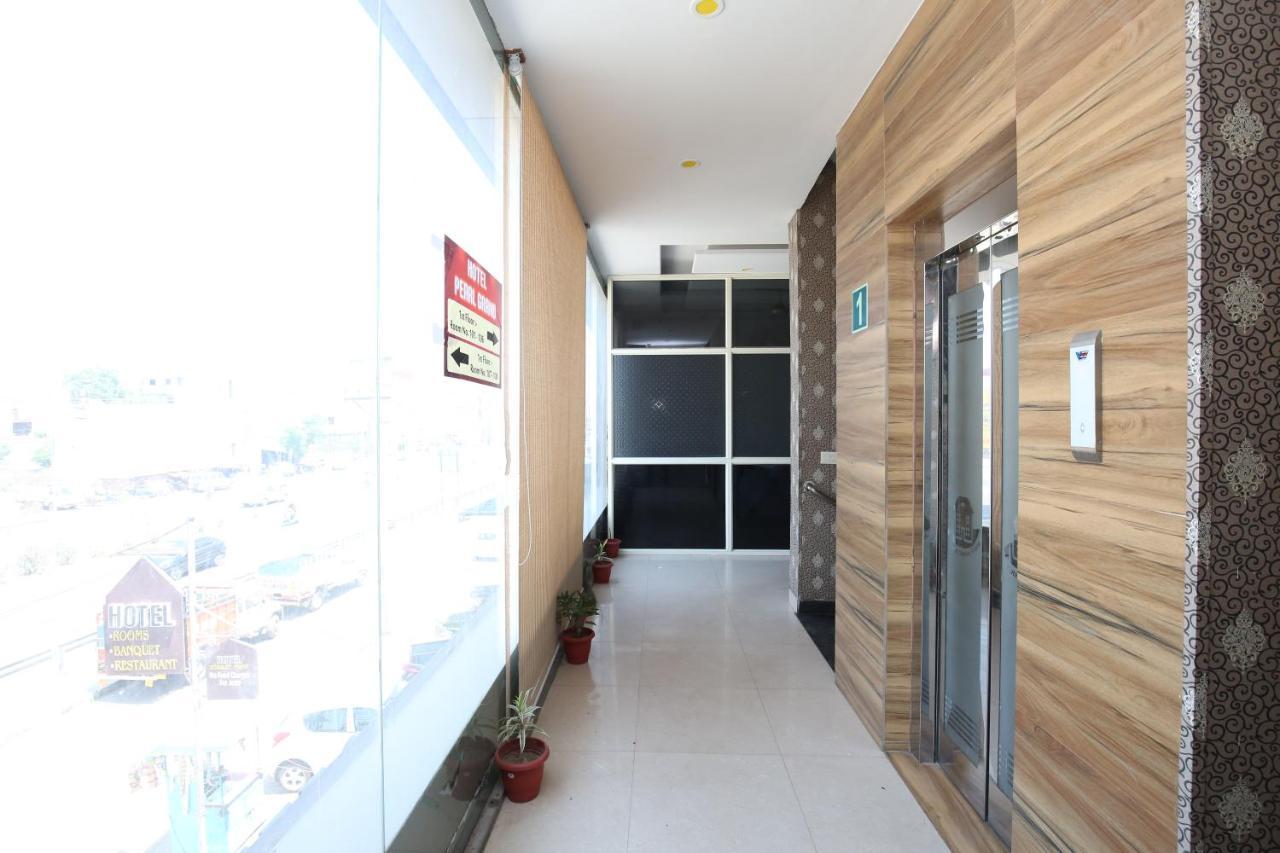 Hotel Pearl Grand&Banquet Zirakpur Extérieur photo