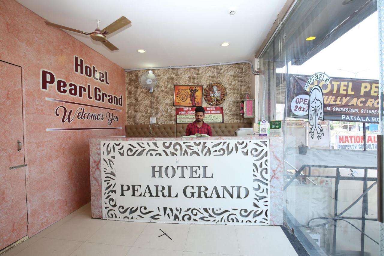 Hotel Pearl Grand&Banquet Zirakpur Extérieur photo